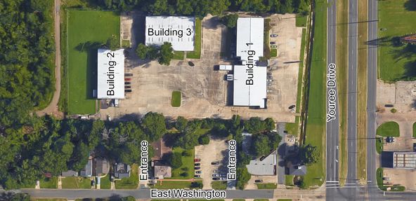 Income Producing Corporate Complex: 2640 Youree Dr, Shreveport, LA 71104